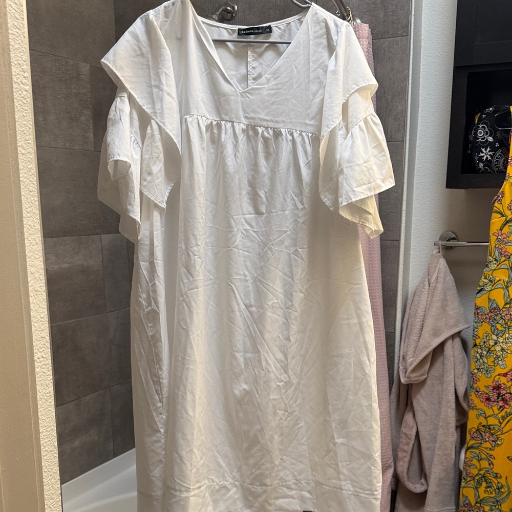 Elegant White Midi Dress